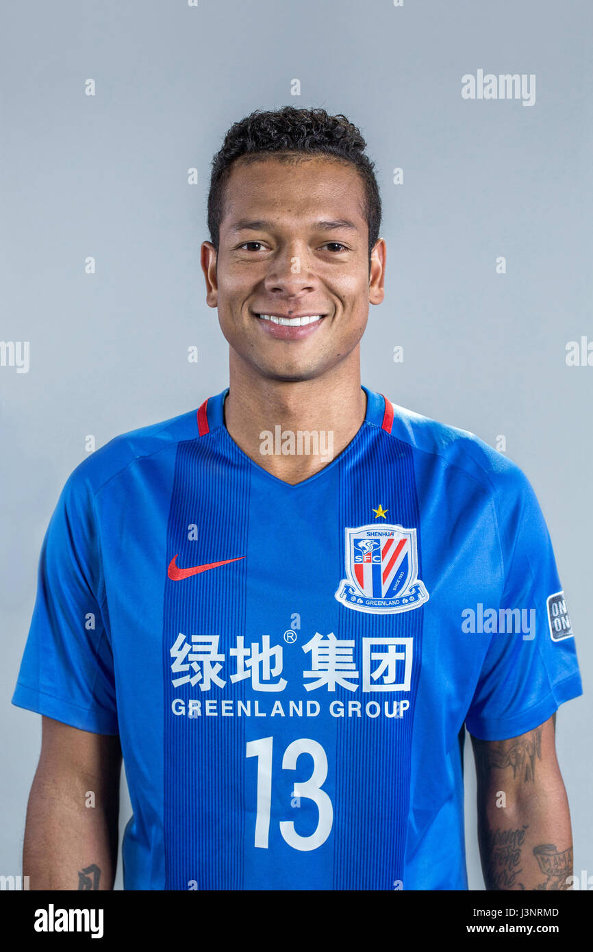 Ritratto di calcio colombiano player Fredy Guarin di Shanghai Groenlandia Shenhua F.C. per il 2017 Chinese Football Association Super League, in Cina a Shanghai, 22 gennaio 2017. Foto Stock