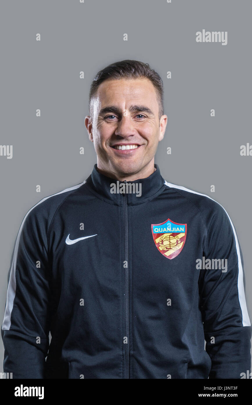 Ritratto di capo allenatore Fabio Cannavaro di Tianjin Quanjian F.C. per il 2017 Chinese Football Association Super League, nella città di Yancheng, est cinese della provincia di Jiangsu, 27 febbraio 2017. Foto Stock