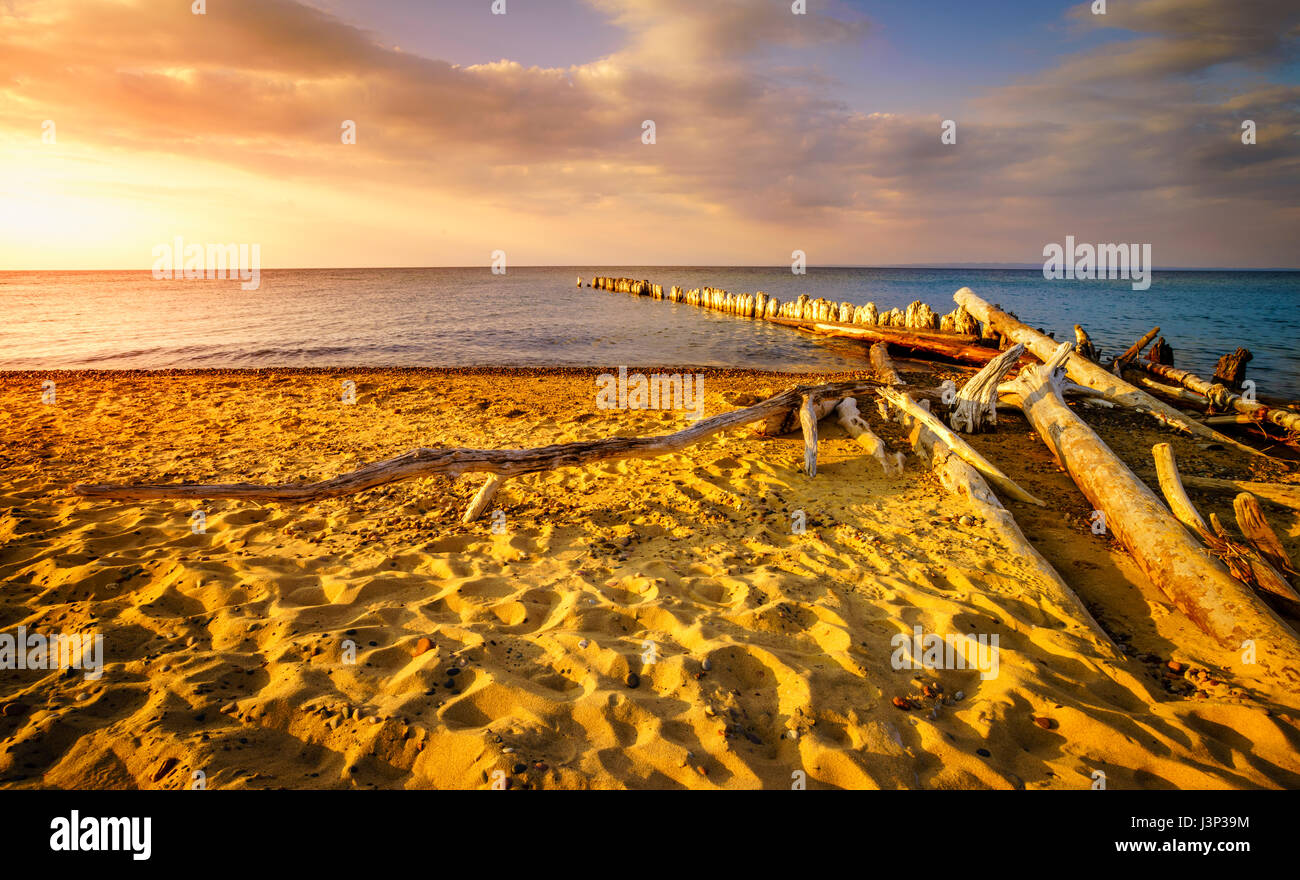 Tramonto sulla spiaggia del Lago Superiore nel punto di coregoni, Michigan, Penisola Superiore Foto Stock