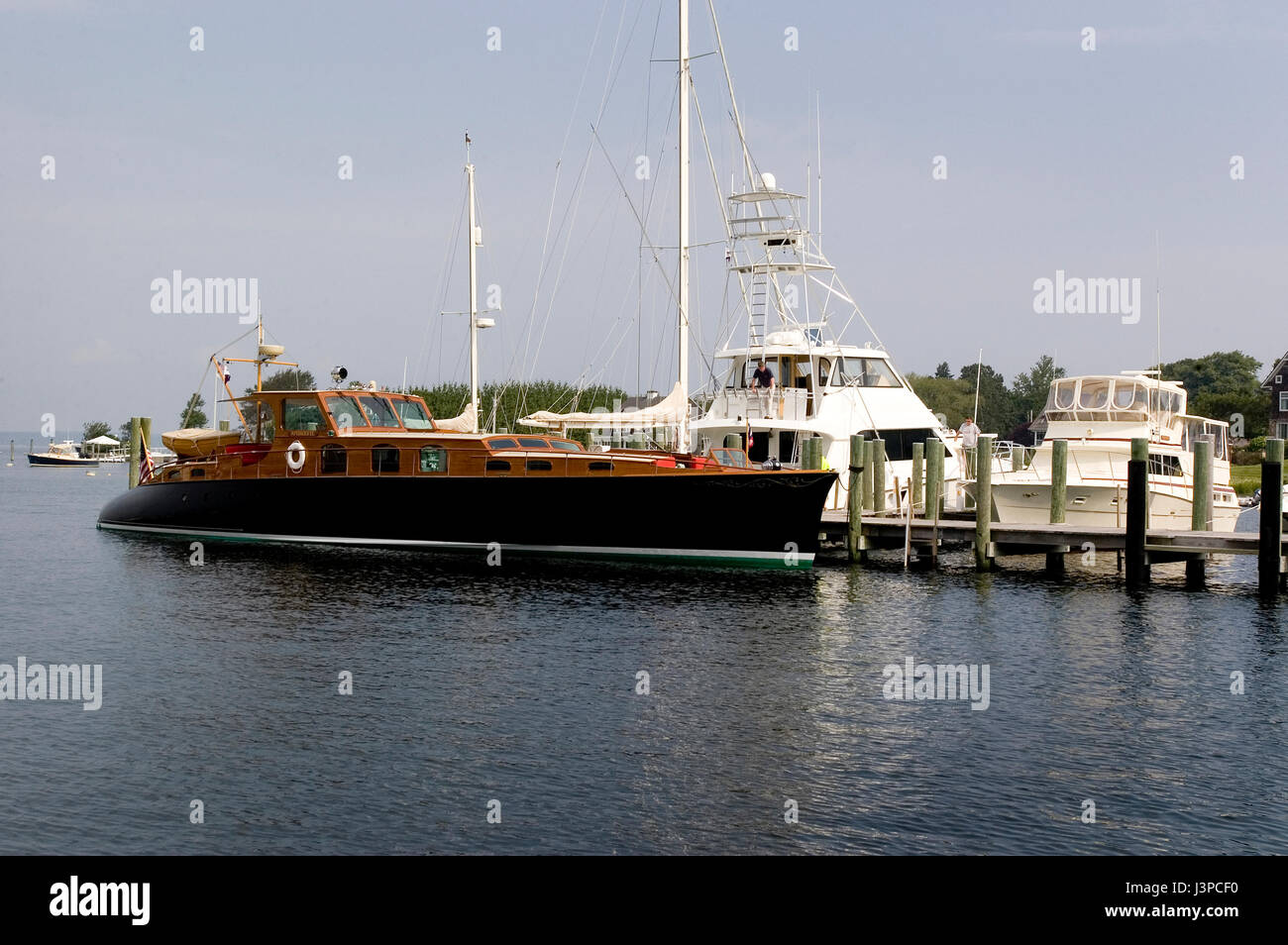 Un classico yacht, "Aphrodite" presso il dock in Watch Hill, Rhode Island Foto Stock