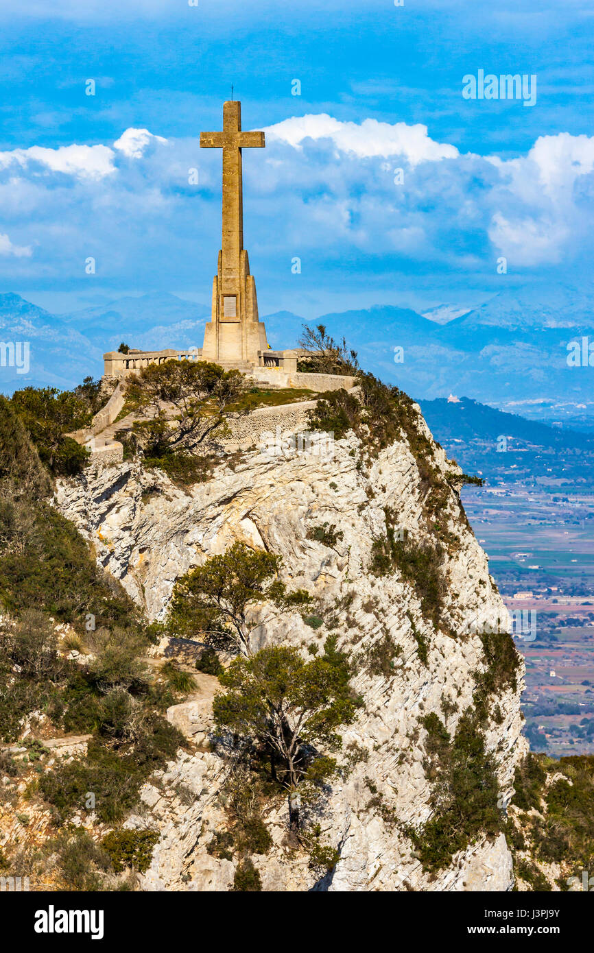 Creu des Picot nei pressi di Santuari de Sant Salvador, Santa croce monumento, vicino a città Felanitx Maiorca Maiorca, isole Baleari, Spagna Foto Stock