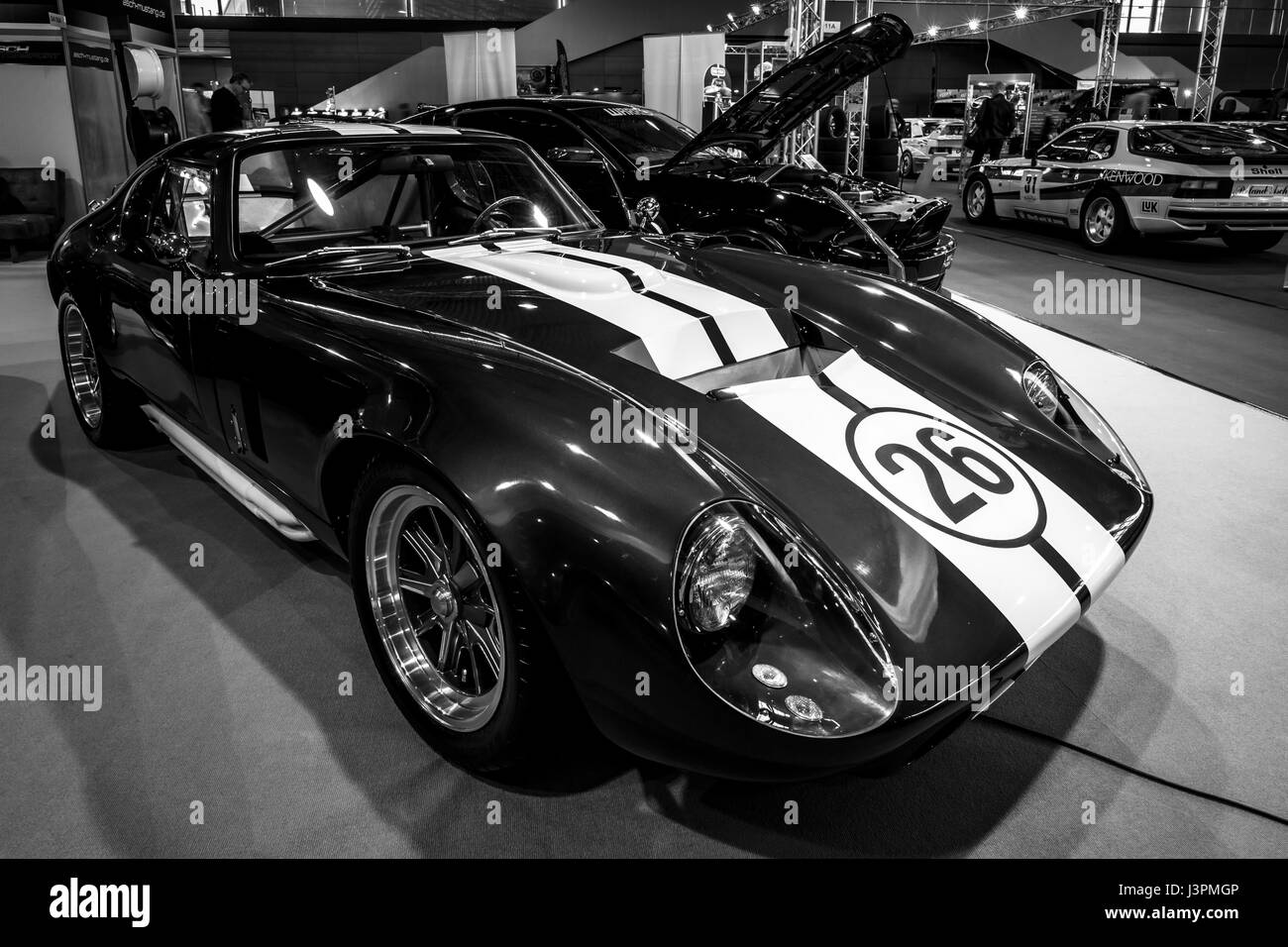 STUTTGART, Germania - 03 Marzo 2017: auto sportiva Shelby Daytona Cobra Coupe, 1965. In bianco e nero. In Europa il più grande classico auto exhibition 'retrò classici' Foto Stock