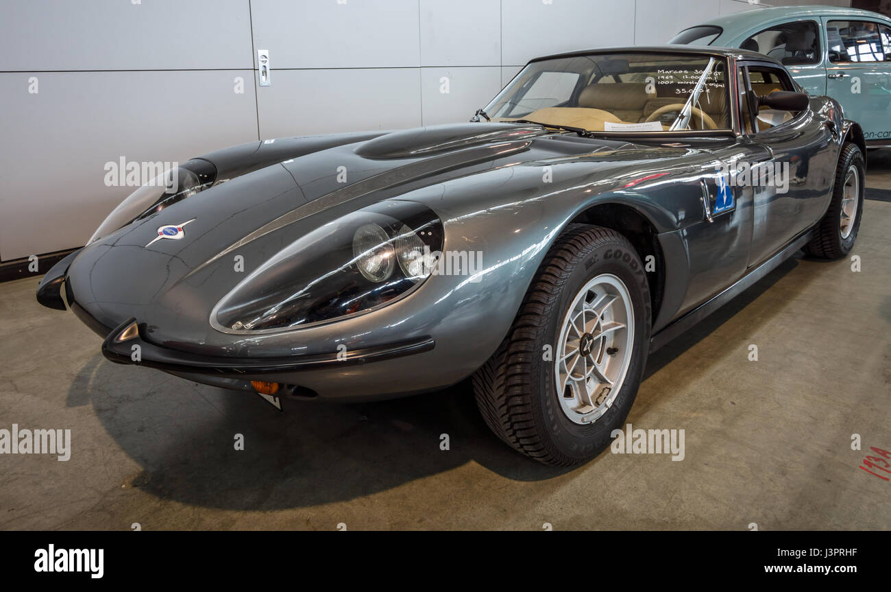 STUTTGART, Germania - 03 Marzo 2017: auto sportiva Marcos 3000 GT, 1969. In Europa il più grande classico auto exhibition 'retrò classici' Foto Stock