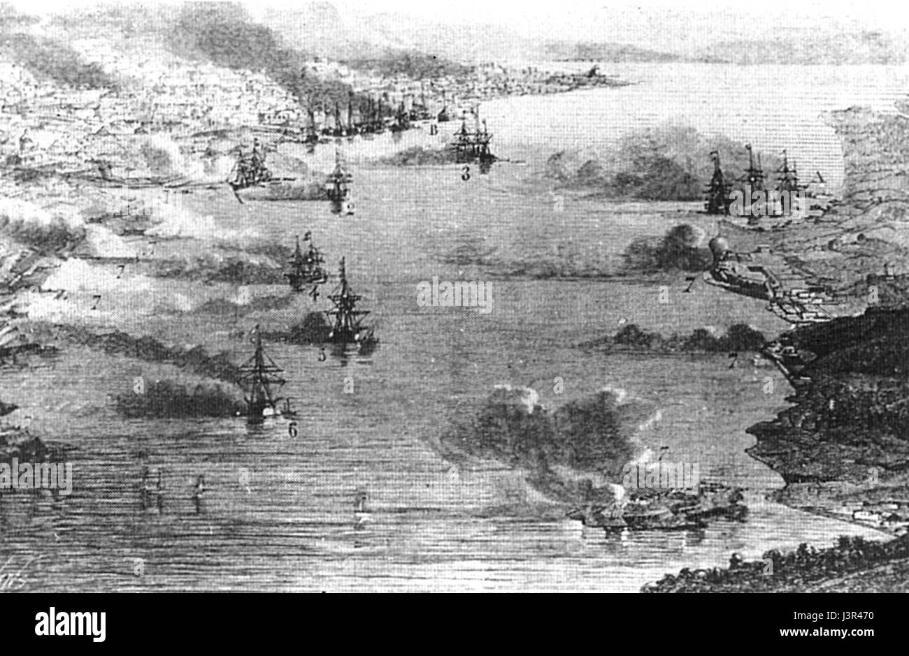 La vista degli uccelli di Kagoshima offre una prospettiva aerea di Kagoshima, in Giappone, mostrando la costa panoramica della città, il paesaggio vulcanico e le infrastrutture urbane. Evidenzia il ruolo di Kagoshima come città chiave nel sud del Giappone, offrendo vedute del suo porto, del Monte Sakurajima e delle isole circostanti. Foto Stock