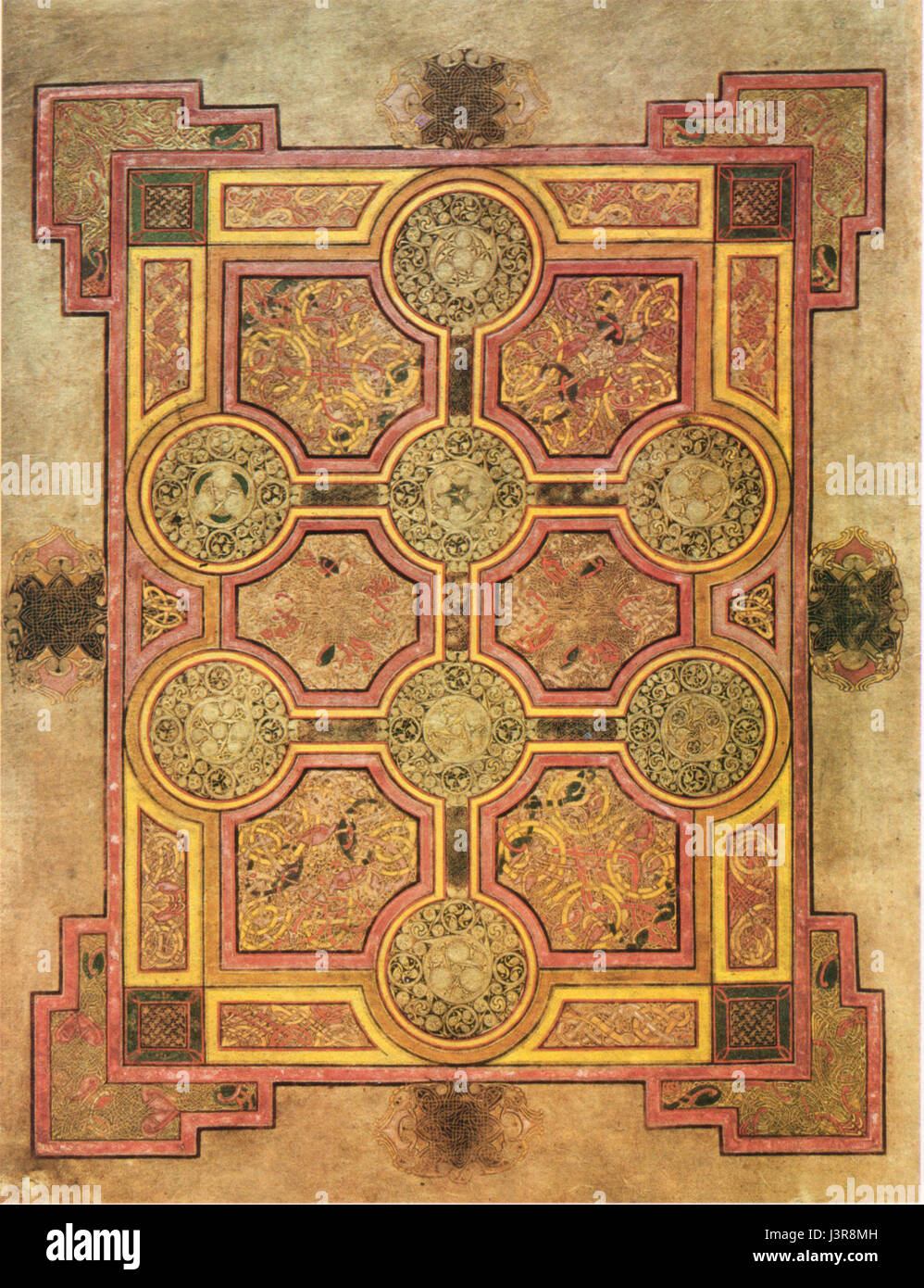 KellsFol033r CarpetPage v2 si riferisce ad una pagina manoscritta miniata del Libro di Kells. La "pagina tappeto" è una sezione decorativa del manoscritto, nota per i suoi disegni intricati e l'uso del colore. Foto Stock