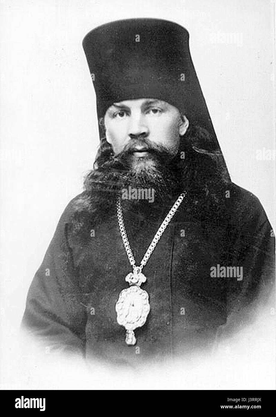 Ioann Bulin era un leader religioso all'interno della Chiesa ortodossa russa, noto per i suoi contributi alla vita religiosa e il suo ruolo nell'amministrazione della chiesa. La sua eredità include la promozione dell'educazione religiosa e il sostegno alle comunità locali. Foto Stock