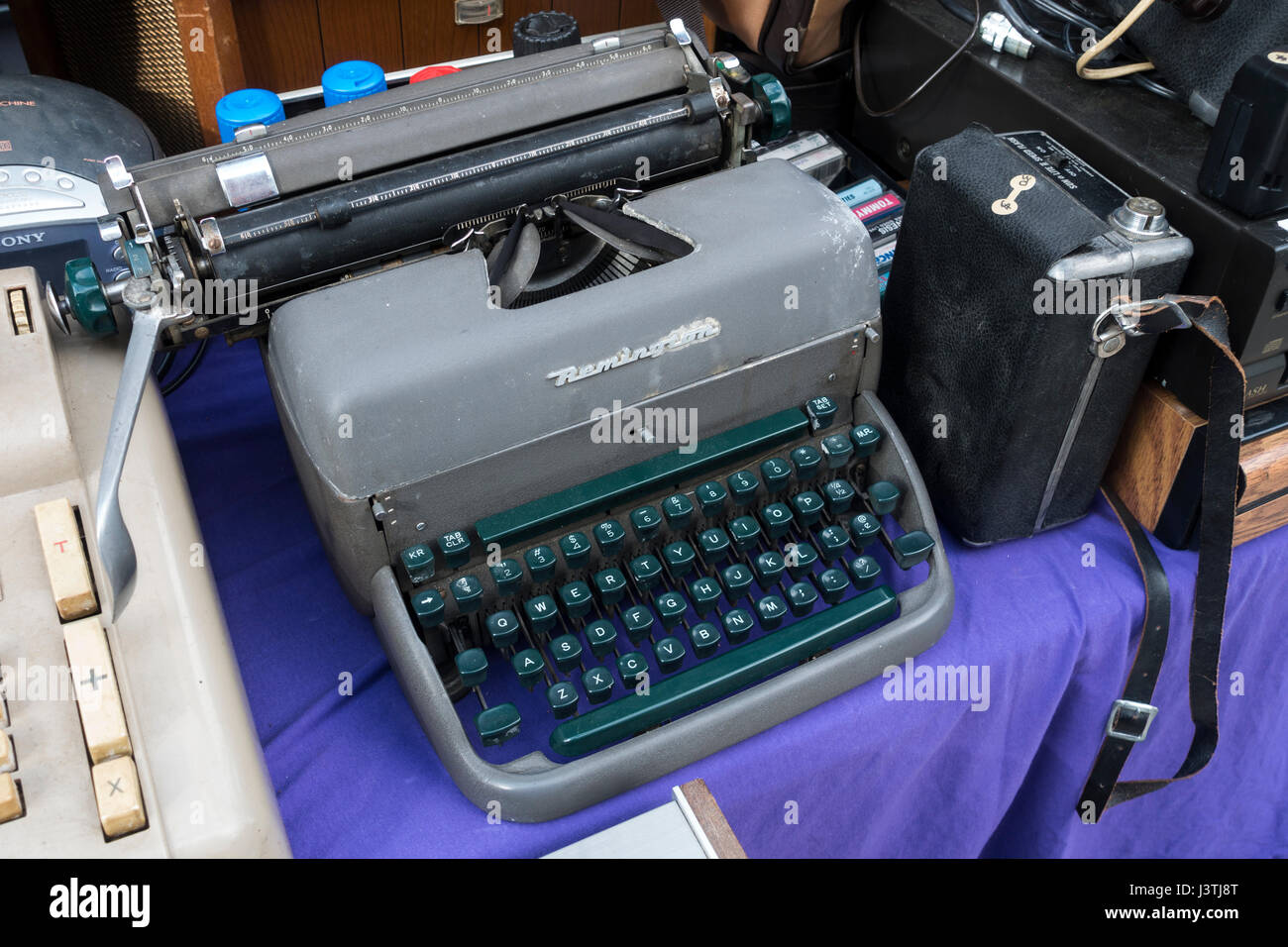 Un usato Remington manuale dattiloscritto a oggetti usati vendita Foto Stock