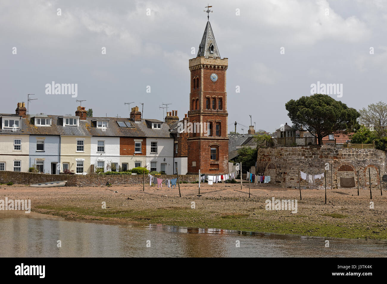 Pietro Devon torre dove gli abitanti di un villaggio tradizionale di lavaggio a secco sul foreshore Foto Stock