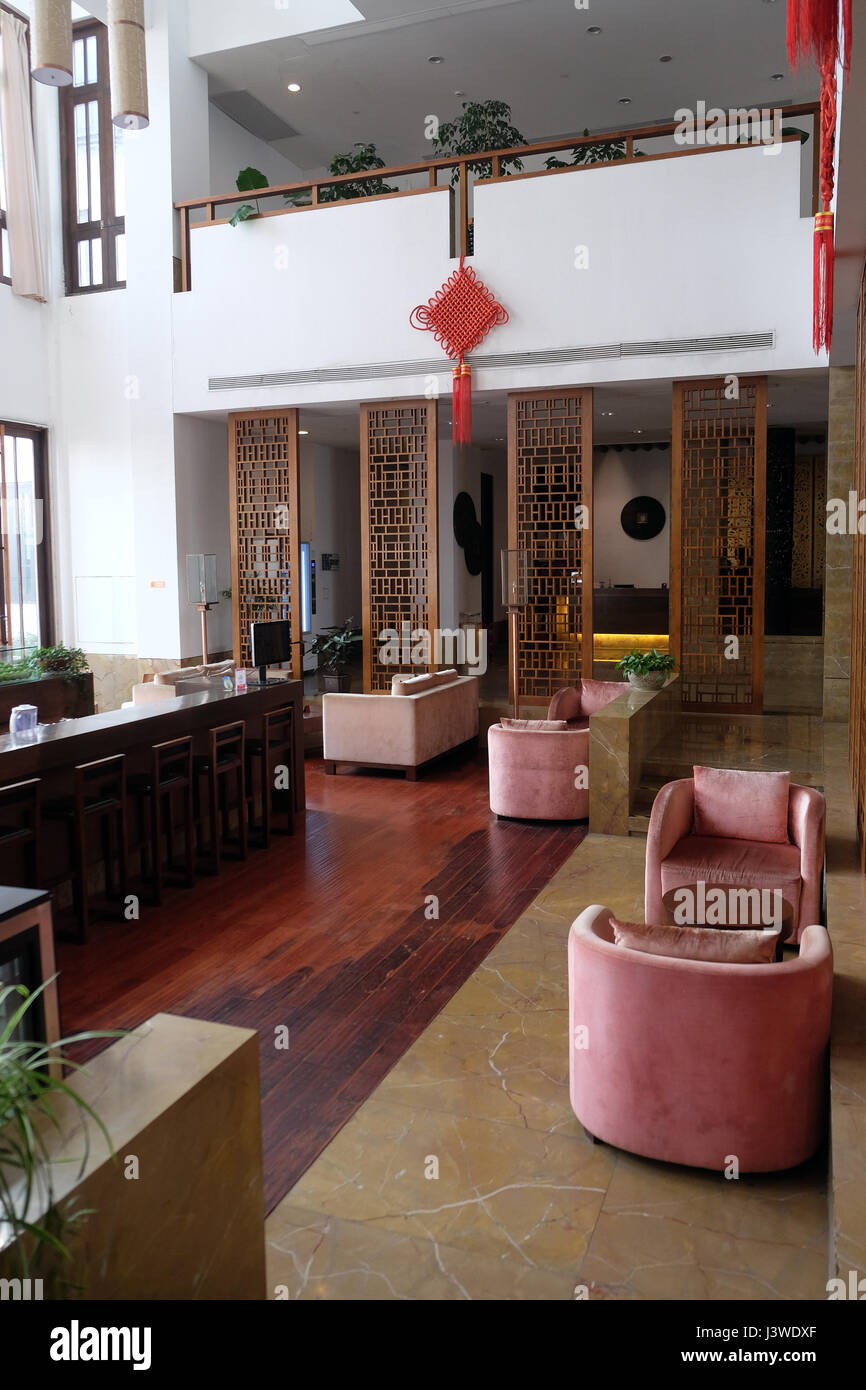 Lounge bar interni, Yuehe Hotel, Nanhu Qu, Jiaxing Shi, Zhejiang Sheng, il 21 febbraio 2016 in Jiaxing, Cina. Foto Stock