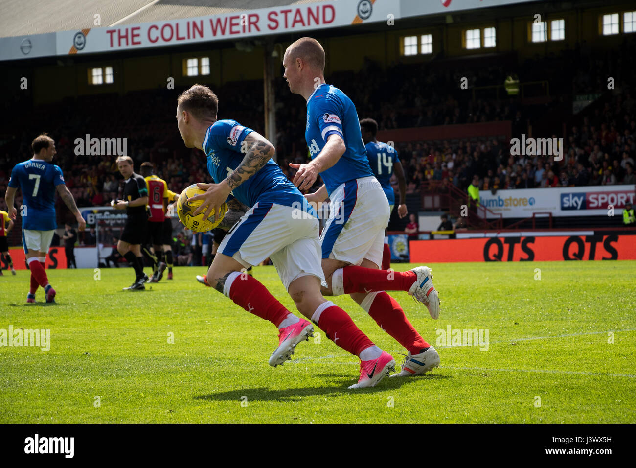 Glasgow Scotland Regno Unito. Il 7 maggio, 2017. Partick Thistle v Glasgow Rangers SPFL Domenica 7 Maggio 2017 - Obiettivi da Doolan, McKay e Garner ha visto la fine del gioco 2-1 per i Rangers. Credito: Barry Cameron/Alamy Live News Foto Stock