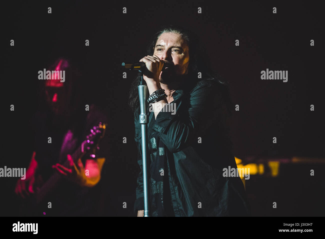 Torino, Italia. Il 7 maggio, 2017. Dream Theater performing live on stage presso l Auditorium del Lingotto di Torino per la loro "immagini, parole e al di là dell' tour 2017 concerto. Foto: Cronos/Alessandro Bosio Credito: Cronos/Alamy Live News Foto Stock