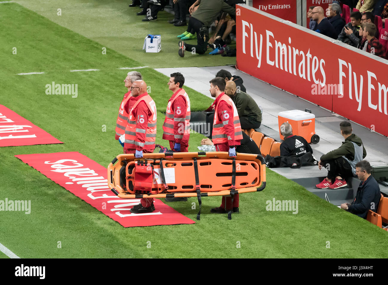 Milano, Italia. Il 7 maggio, 2017. serie A italiana partita di calcio AC Milan vs AS Roma, presso lo stadio San Siro di Milano. Risultato Finale 1 - 4. Credito: Federico Rostagno/Alamy Live News Foto Stock