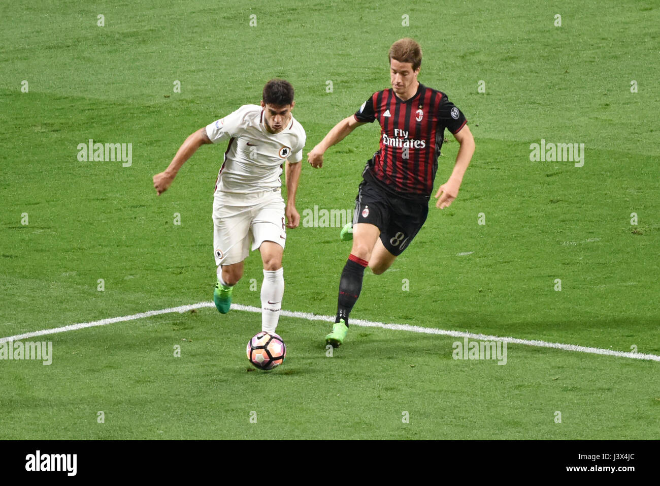 Milano, Italia. Il 7 maggio, 2017. serie A italiana partita di calcio AC Milan vs AS Roma, presso lo stadio San Siro di Milano. Risultato Finale 1 - 4. Credito: Federico Rostagno/Alamy Live News Foto Stock