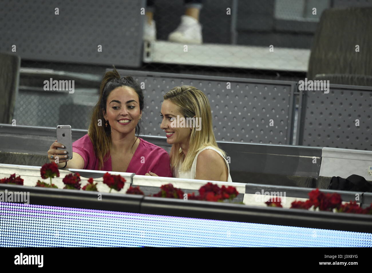Madrid, Spagna. 8 Maggio, 2017. L'attrice Kira Miro durante il match Mutua Madrid Open a Madrid lunedì 8 maggio 2017. Credito: Gtres Información más Comuniación on line,S.L./Alamy Live News Foto Stock