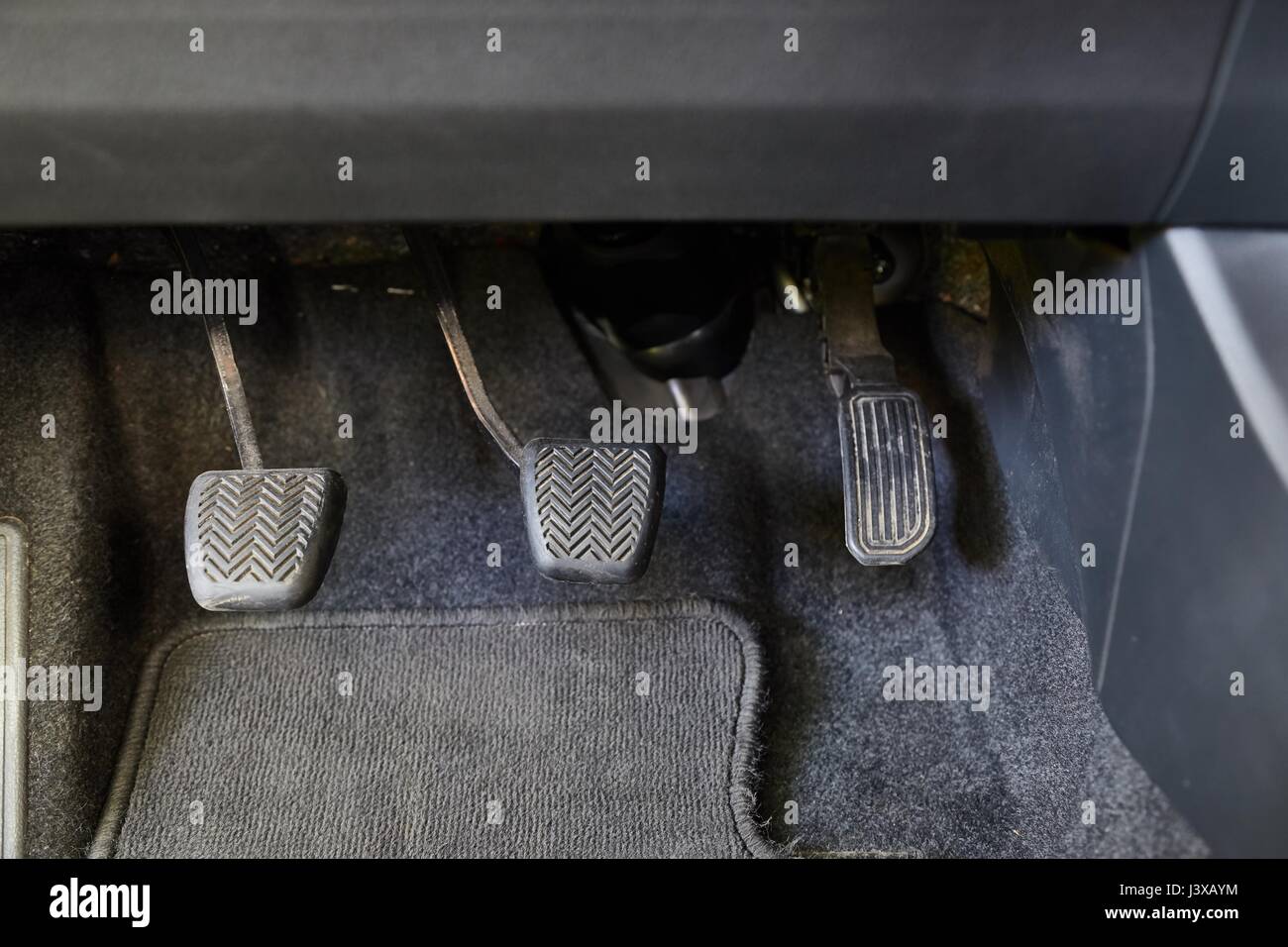 I pedali di guida auto cambio manuale Foto stock - Alamy