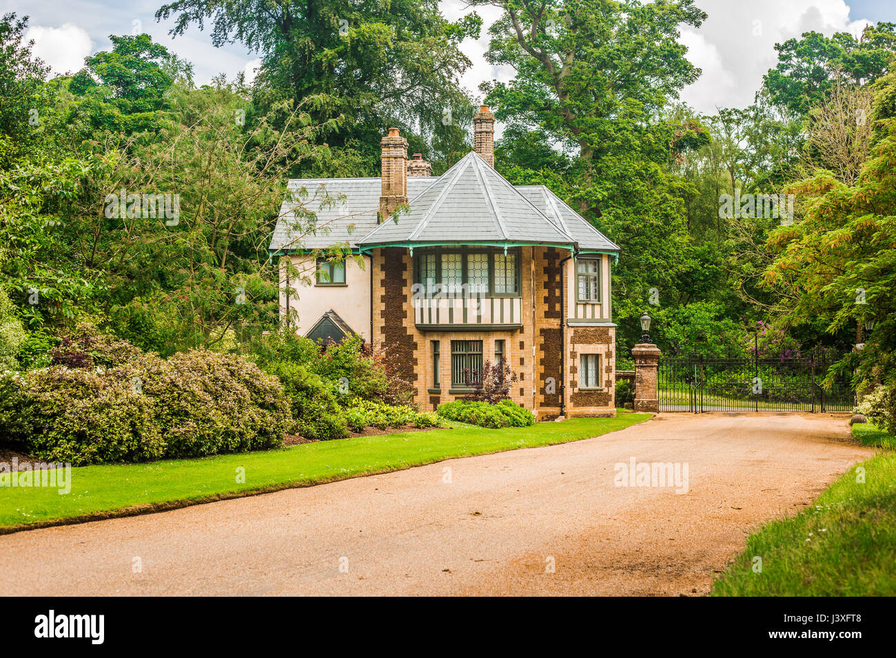 Gatehouse al Sandringham Estate in Norfolk, Regno Unito, Regina della residenza estiva. Foto Stock