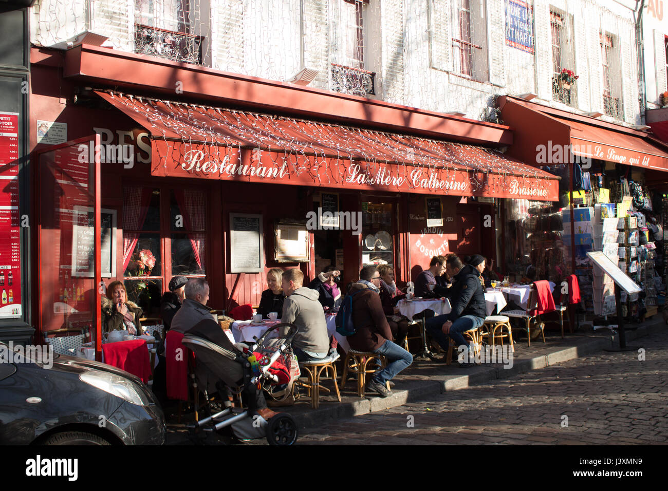 Place du Tertre butte Montmartre pres du Sacre coeur Foto Stock