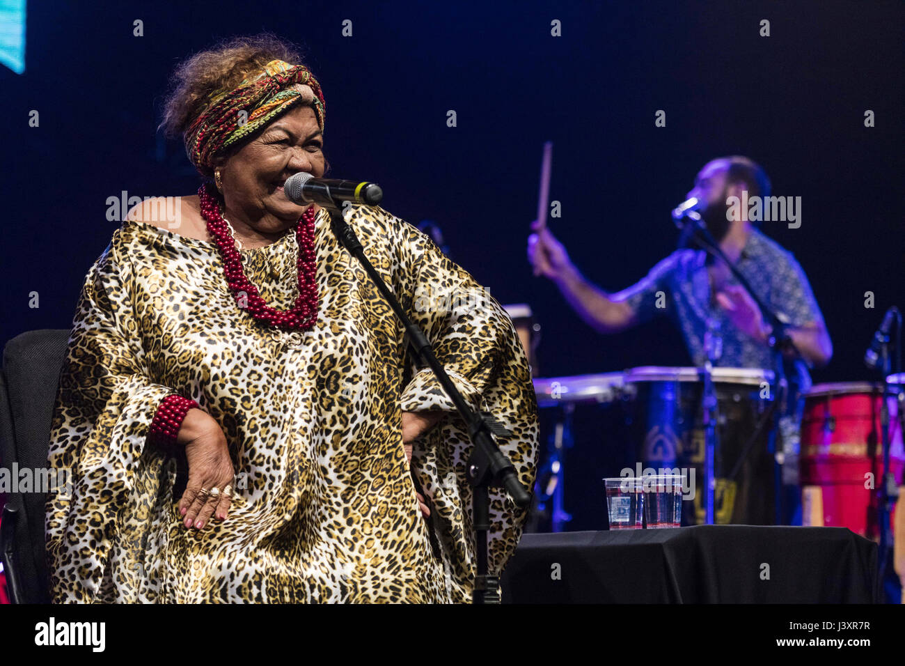 Brasiliano cantante Carimbo Dona Onete, da Belem, Para in Amazzonia Foto Stock