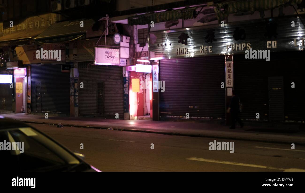 Tutte le attività di notte sulla strada di bonifica Foto Stock