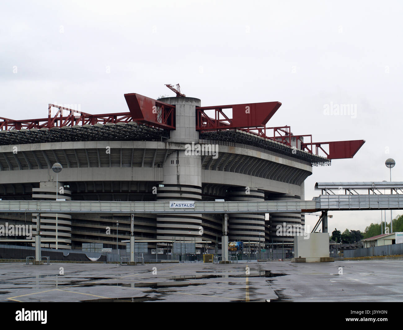 Giuseppe Meazza di San Siro, Milano, Italia, l'Europa in un giorno di pioggia Foto Stock