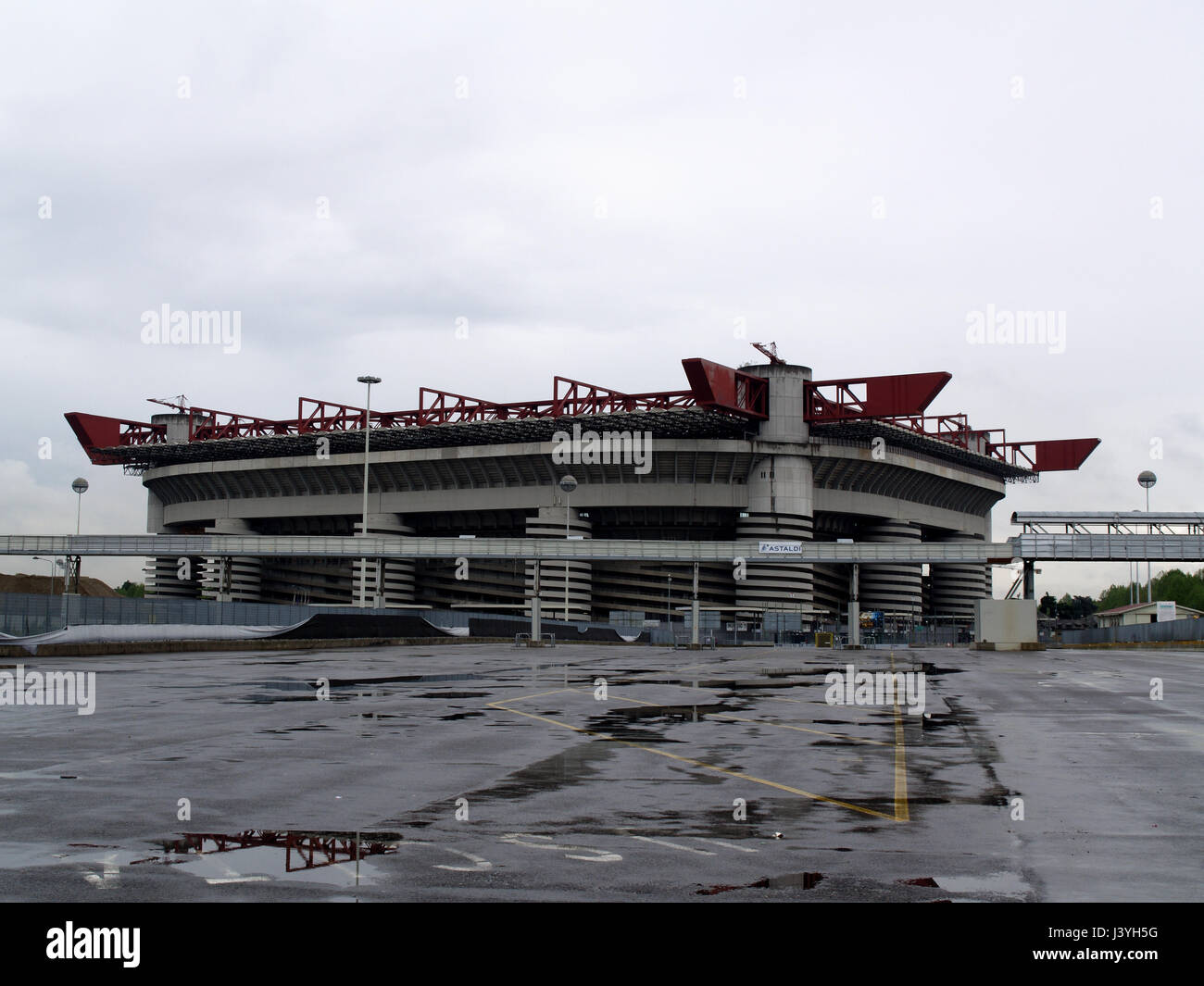 Giuseppe Meazza di San Siro, Milano, Italia, l'Europa in un giorno di pioggia Foto Stock