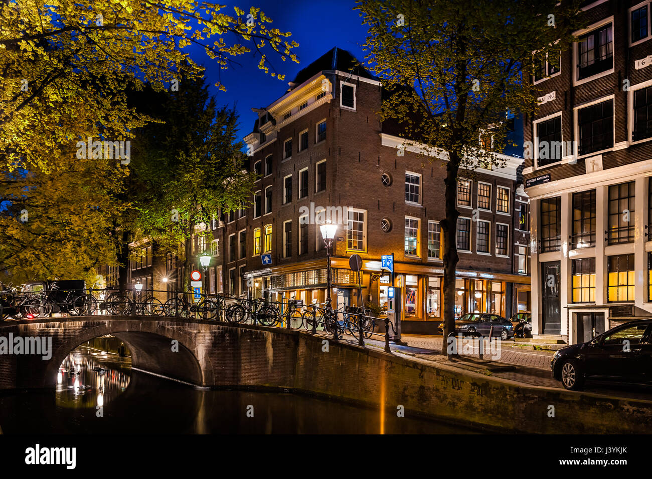 Night Shot di canal di Amsterdam Foto Stock