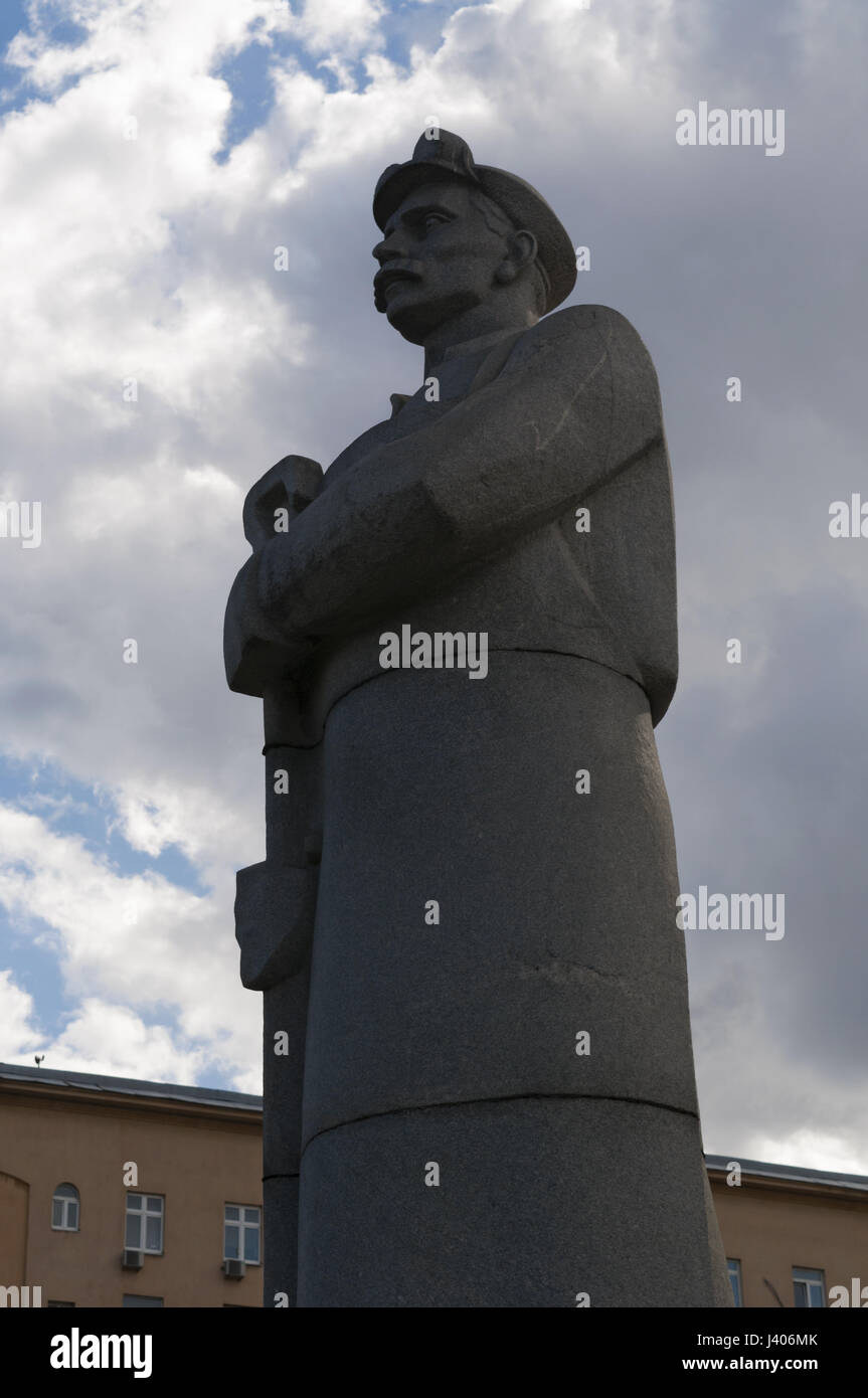 Una delle statue di soldati-difensori di Mosca parte della città eroe obelisco, 40-metro monumento a Lenin e agli uomini e alle donne è morto nella Seconda Guerra Mondiale Foto Stock