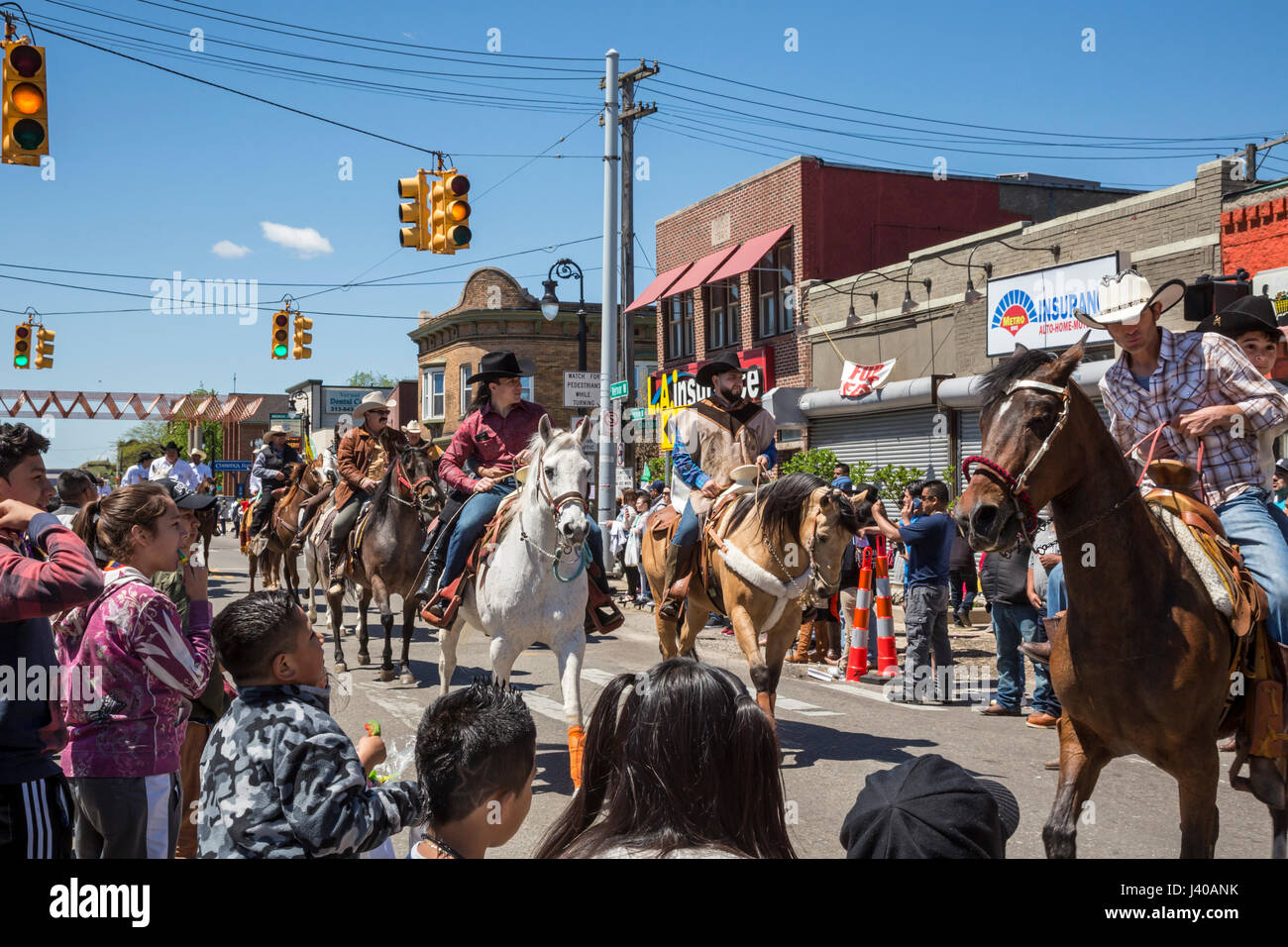Detroit, Michigan - annuale di Cinco de Mayo parade nel quartiere Mexican-American del sud-ovest di Detroit. Foto Stock