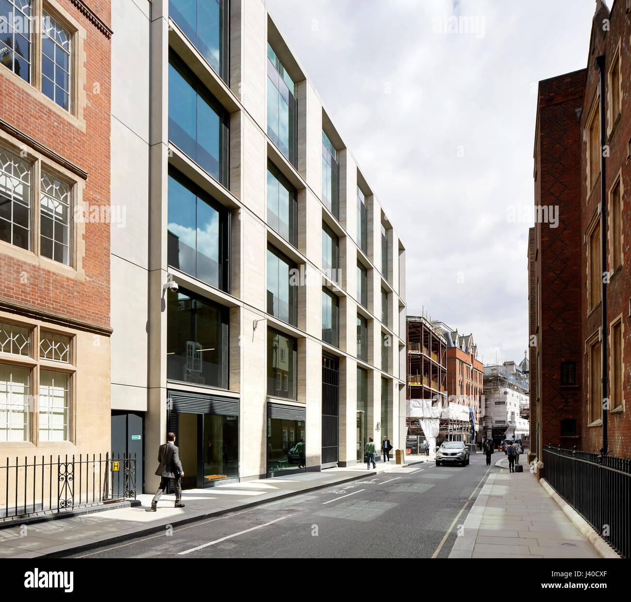 Vista prospettica lungo Chancery Lane. Chancery Lane, Londra, Regno Unito. Architetto: Bennetts Associates Architects, 2015. Foto Stock