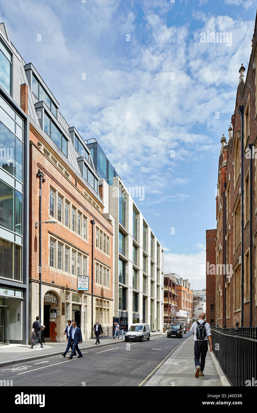 Vista prospettica lungo Chancery Lane. Chancery Lane, Londra, Regno Unito. Architetto: Bennetts Associates Architects, 2015. Foto Stock
