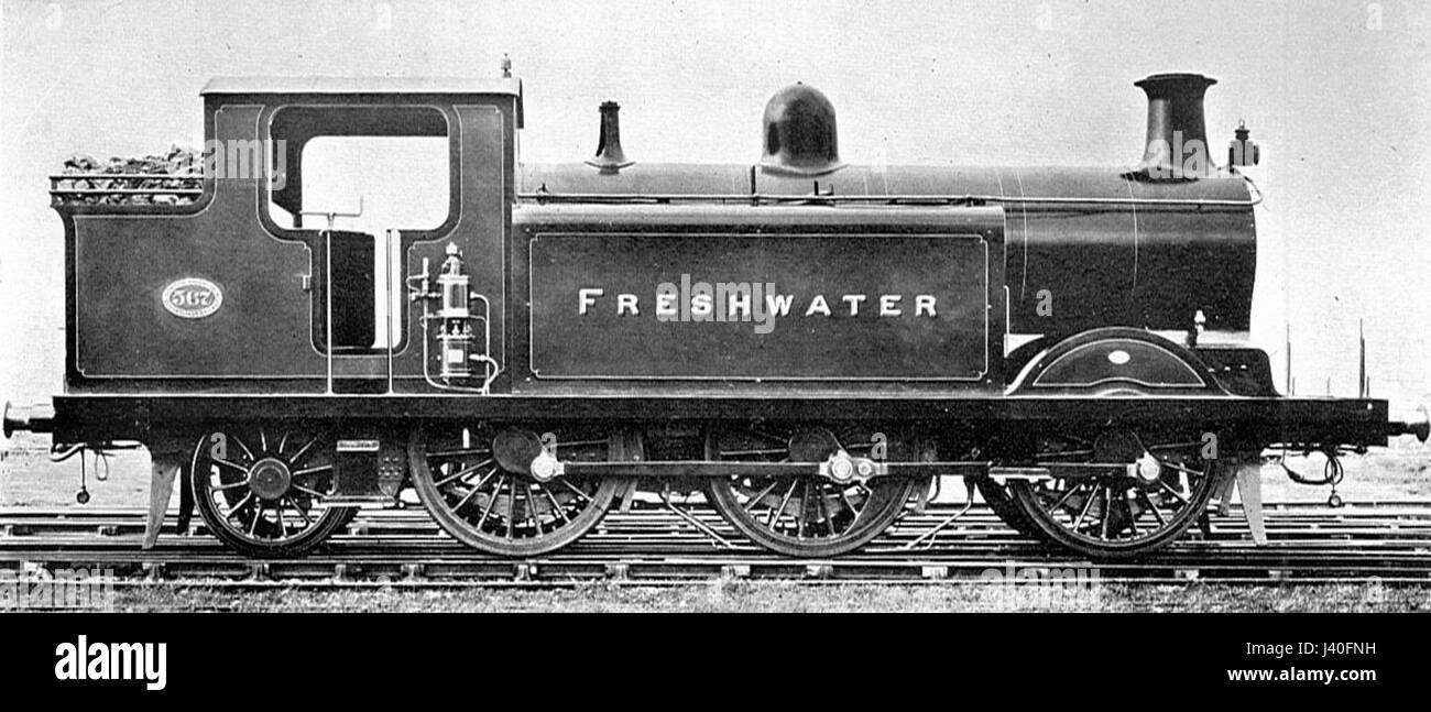 La locomotiva cisterna LBSCR 0-6-2 367, raffigurata nel 1907 *Boys' Book of Locomotives*, era un tipo di locomotiva a vapore utilizzata all'inizio del XX secolo per i servizi passeggeri e merci. Questo modello rappresenta la prima ingegneria britannica delle locomotive, con una configurazione a serbatoio che forniva lo stoccaggio dell'acqua per percorsi più brevi. Foto Stock