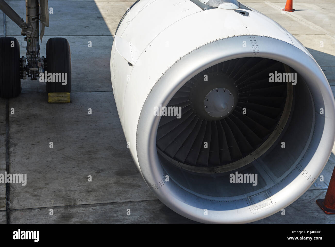 Grande aereo motore a turbina di moderni jet del passeggero Foto Stock