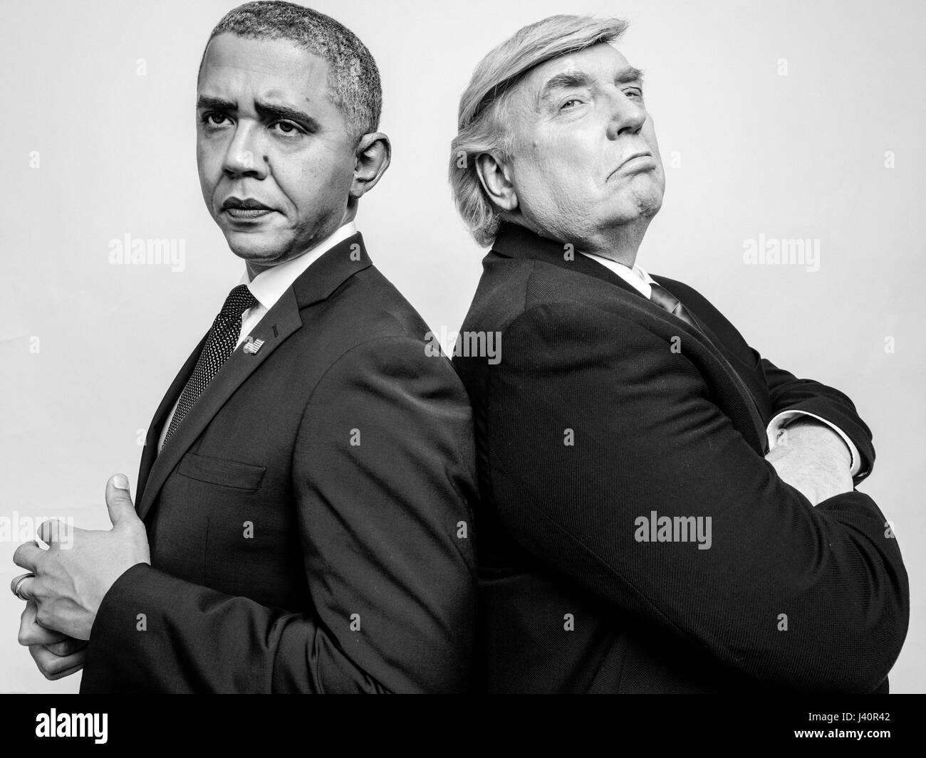 Presidente Donald Trump J e il Presidente Obama lookalikes soddisfare per uno studio di sparare a Hong Kong. Foto Stock