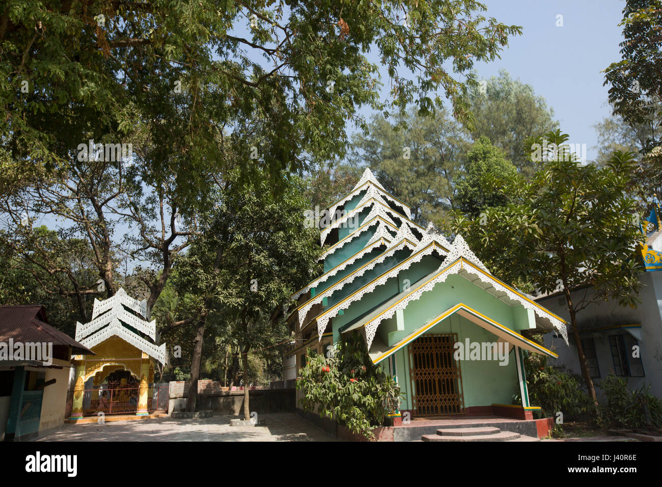 Tempio di Adinath in cima Mainak poggio di Moheshkhali isola. Cox's Bazar, Bangladesh. Foto Stock