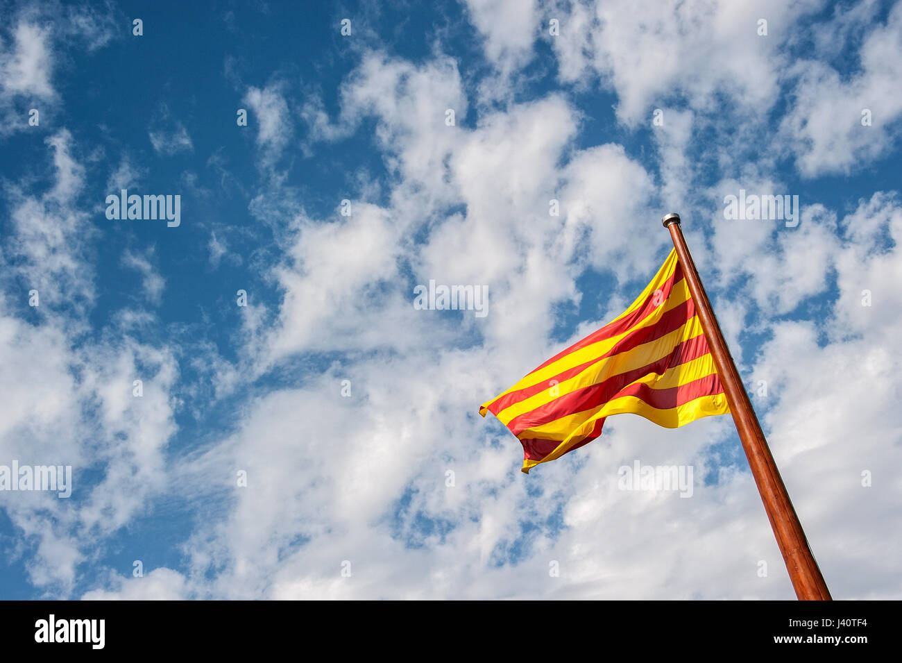 Katalanische Fahne weht im vento. Foto Stock