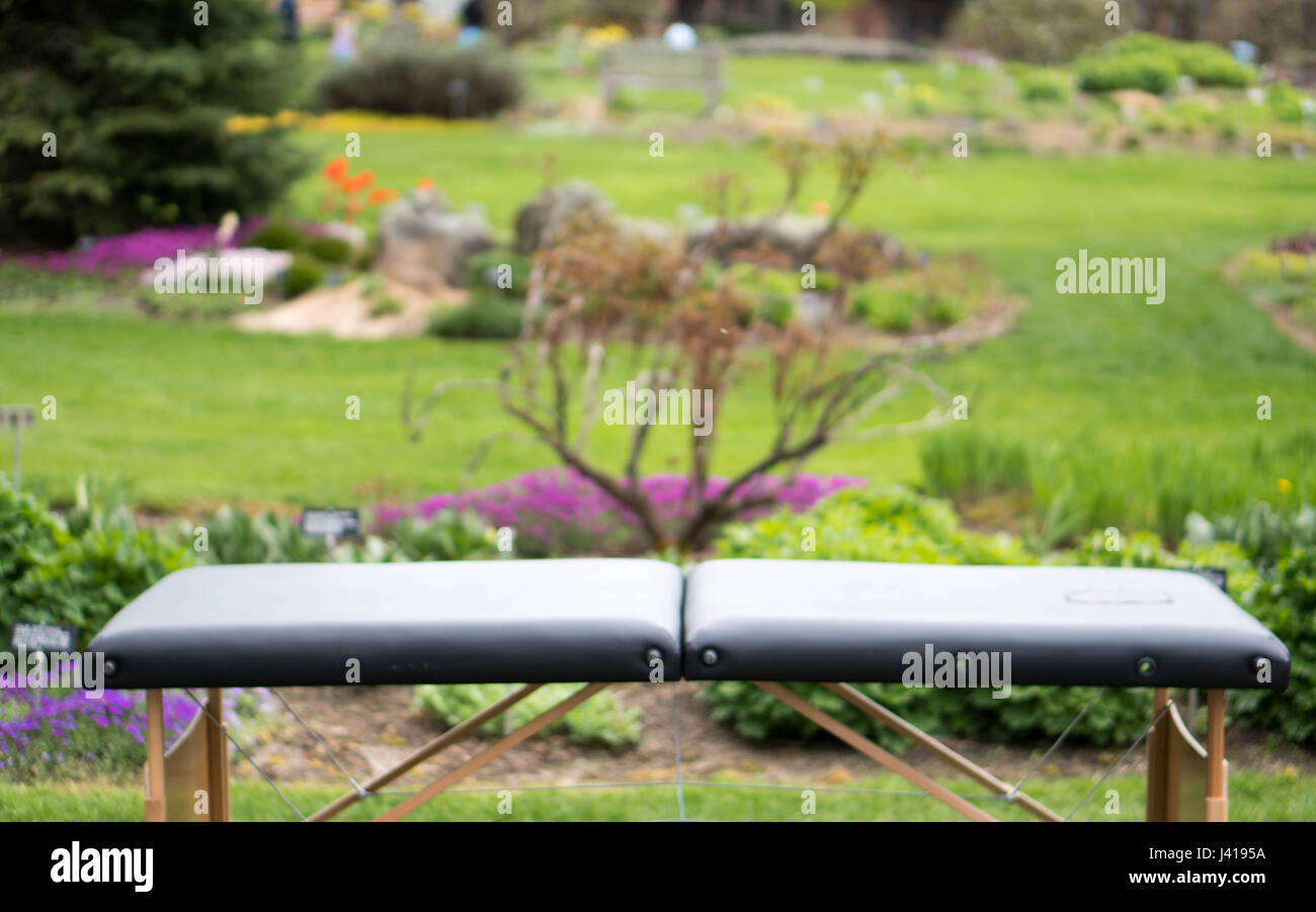 Lettino da massaggio in posizione di parcheggio Foto Stock