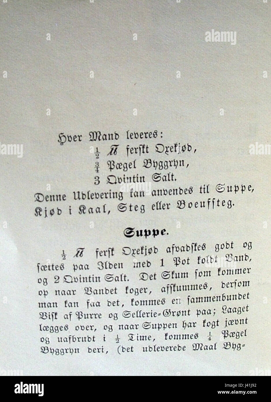 "Mangor Kogebog for Soldaten i Felten" è un libro di cucina danese del 1917, progettato specificamente per i soldati sul campo. Il libro di cucina si concentra su ricette pratiche e semplici per le condizioni di guerra. Foto Stock