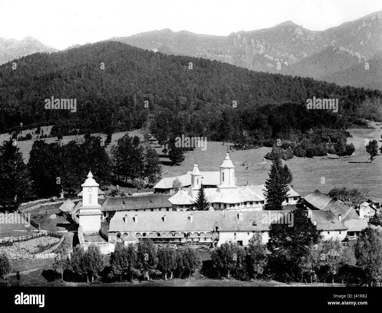 Il Monastere Keia Teleagenouloui è un monastero situato nella contea di Prahova in Romania, noto per il suo significato religioso e lo stile architettonico. È un sito chiave per il culto cristiano ortodosso nella regione. Foto Stock
