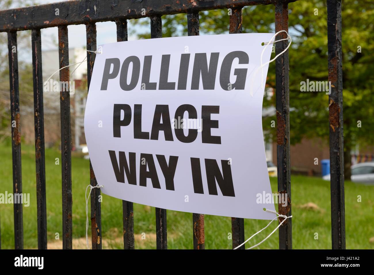 Avviso al di fuori della stazione di polling in Glasgow, Scotland, Regno Unito Foto Stock