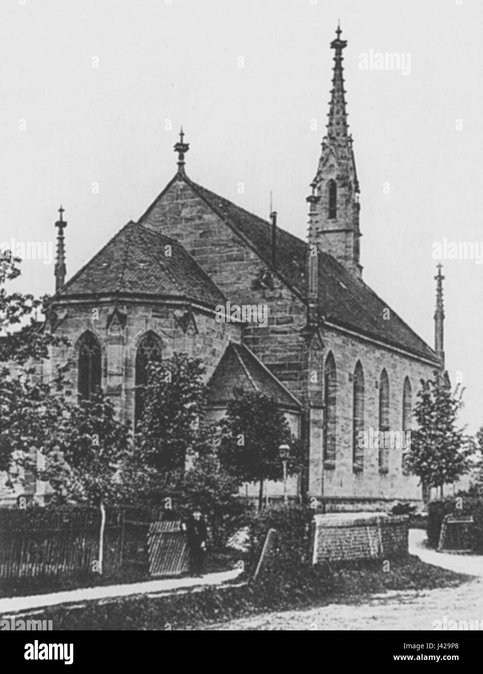 Laurentiuskirche, costruita nel 1887, è una chiesa storica a Neuendettelsau, in Germania. La sua architettura rappresenta un significativo esempio di progettazione di chiese della fine del XIX secolo. Foto Stock