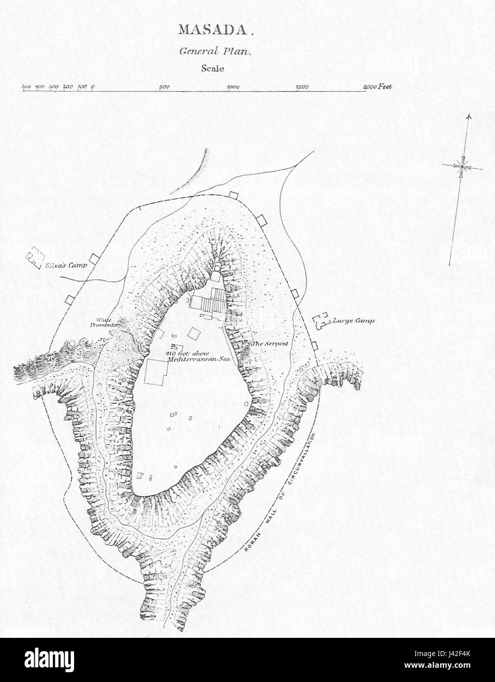 Masada, come raffigurato nell'opera di Conder, è un sito storico in Israele, noto per la sua antica fortezza che si affaccia sul Mar morto. Possiede un significativo valore archeologico e culturale, in particolare legato alla rivolta ebraica contro Roma. L'immagine cattura l'importanza strategica del sito e il paesaggio desertico circostante. Foto Stock