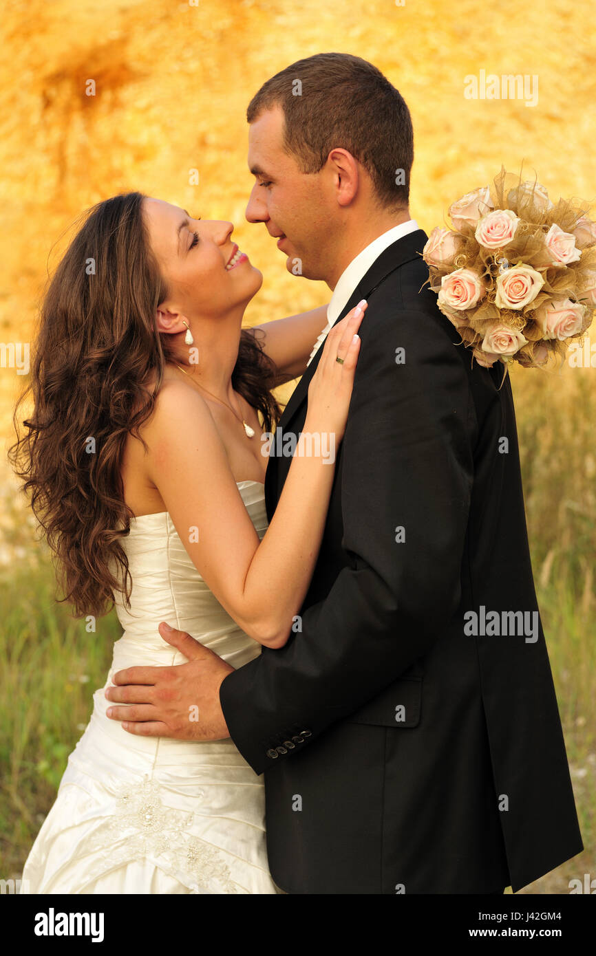 Bridal, sposa, scheda, celebrare, celebrazione, cerimonia, impegno, giovane,  arredamento, decorativi, dettaglio, abito elegante, impegno, moda, per  sempre Foto stock - Alamy
