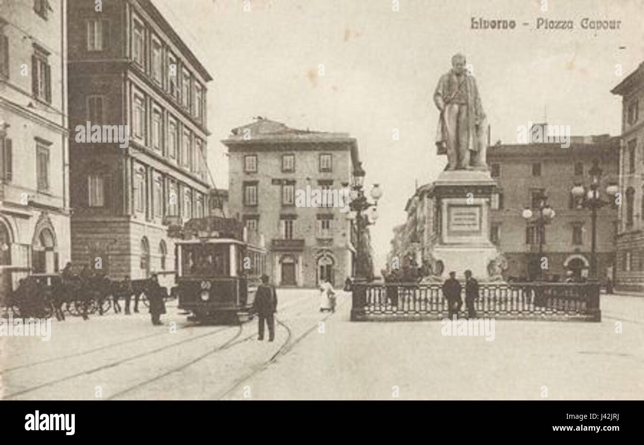 Livorno Piazza Cavour con il tram Foto Stock