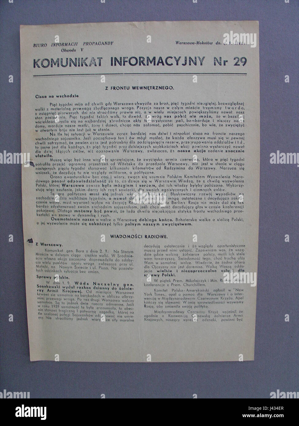 Un bollettino di comunicazione (n. 29), contenente informazioni pubbliche o governative per un determinato periodo o evento in Polonia. Foto Stock Un bollettino di comunicazione (n. 29), contenente informazioni pubbliche o governative per un determinato periodo o evento in Polonia. Foto Stock