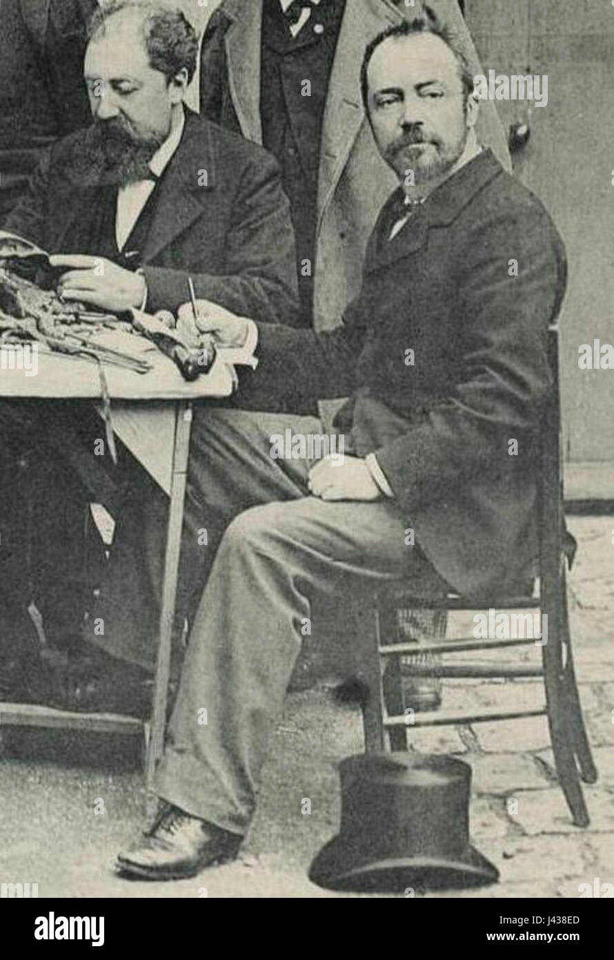 LÃ©una volta Pierre Manouvrier era un chirurgo e antropologo francese noto per il suo lavoro nello studio dell'anatomia e della fisiologia umana. I suoi contributi contribuirono a far progredire le conoscenze mediche tra la fine del XIX e l'inizio del XX secolo. Foto Stock