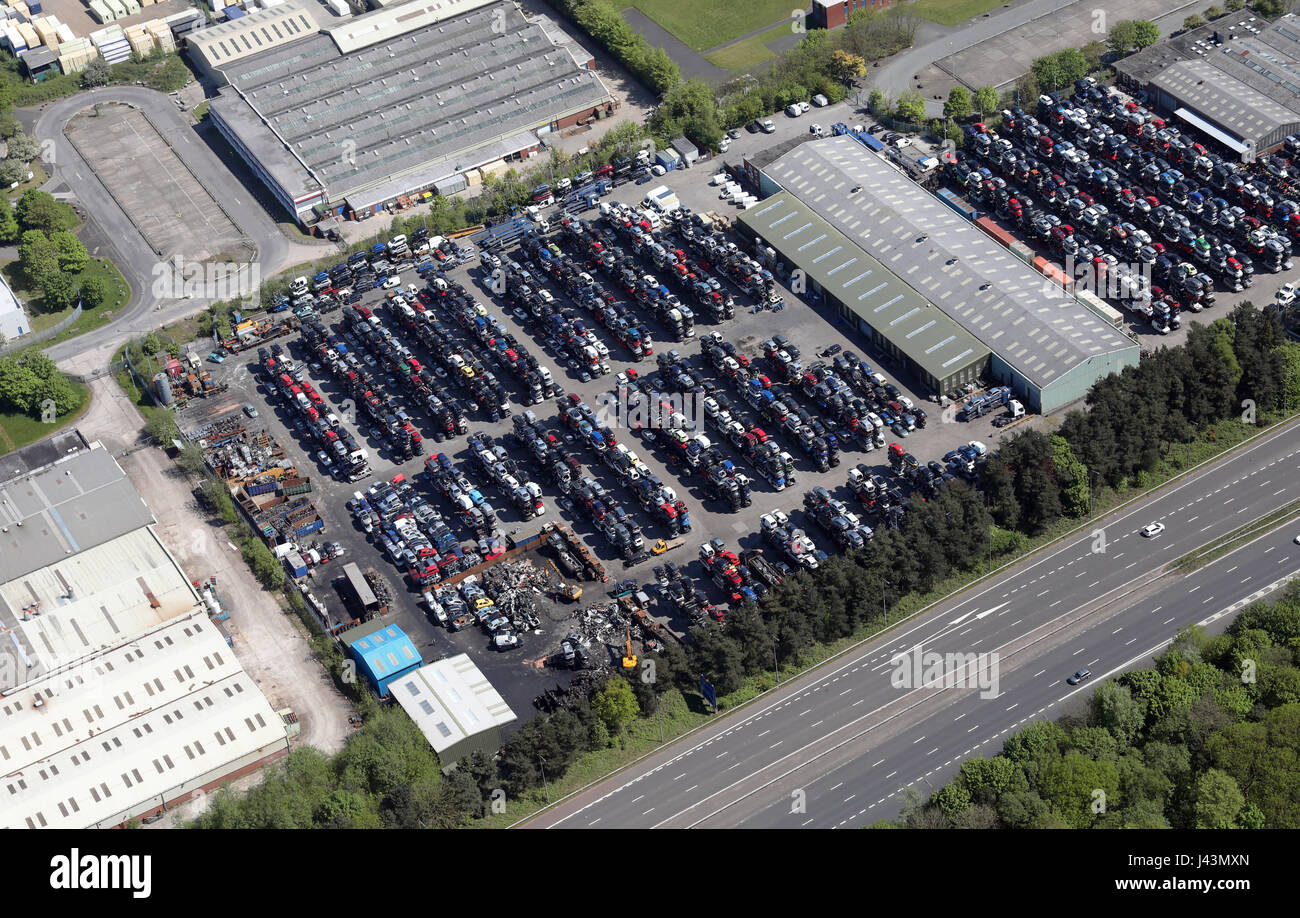 Vista aerea di una vettura scrapyard breakers cantiere, Lancashire, Regno Unito Foto Stock