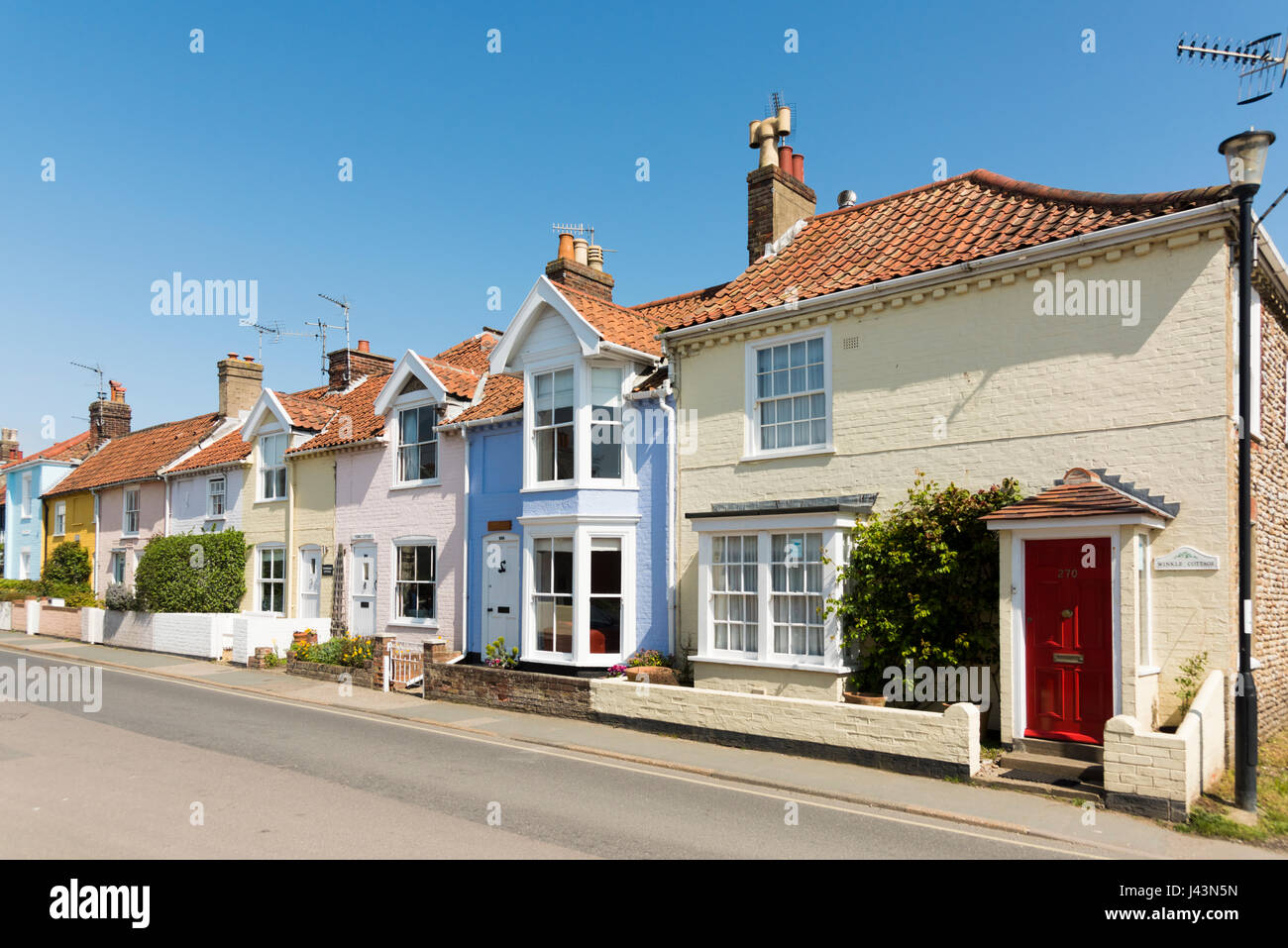 Grazioso e case colorate in Aldeburgh Suffolk REGNO UNITO Foto Stock