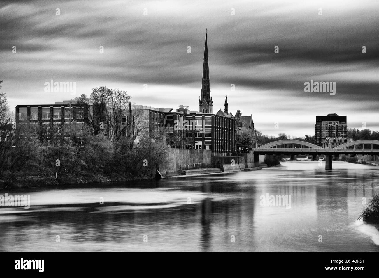 Bianco & Nero immagine skyline di Cambridge (GALT) Ontario Canada Foto Stock