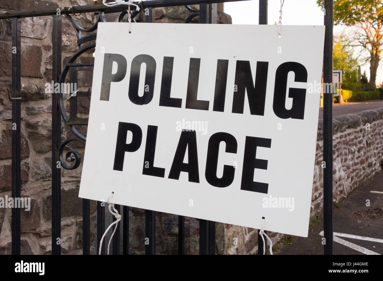 Luogo di polling sign in Scozia, Regno Unito Foto Stock