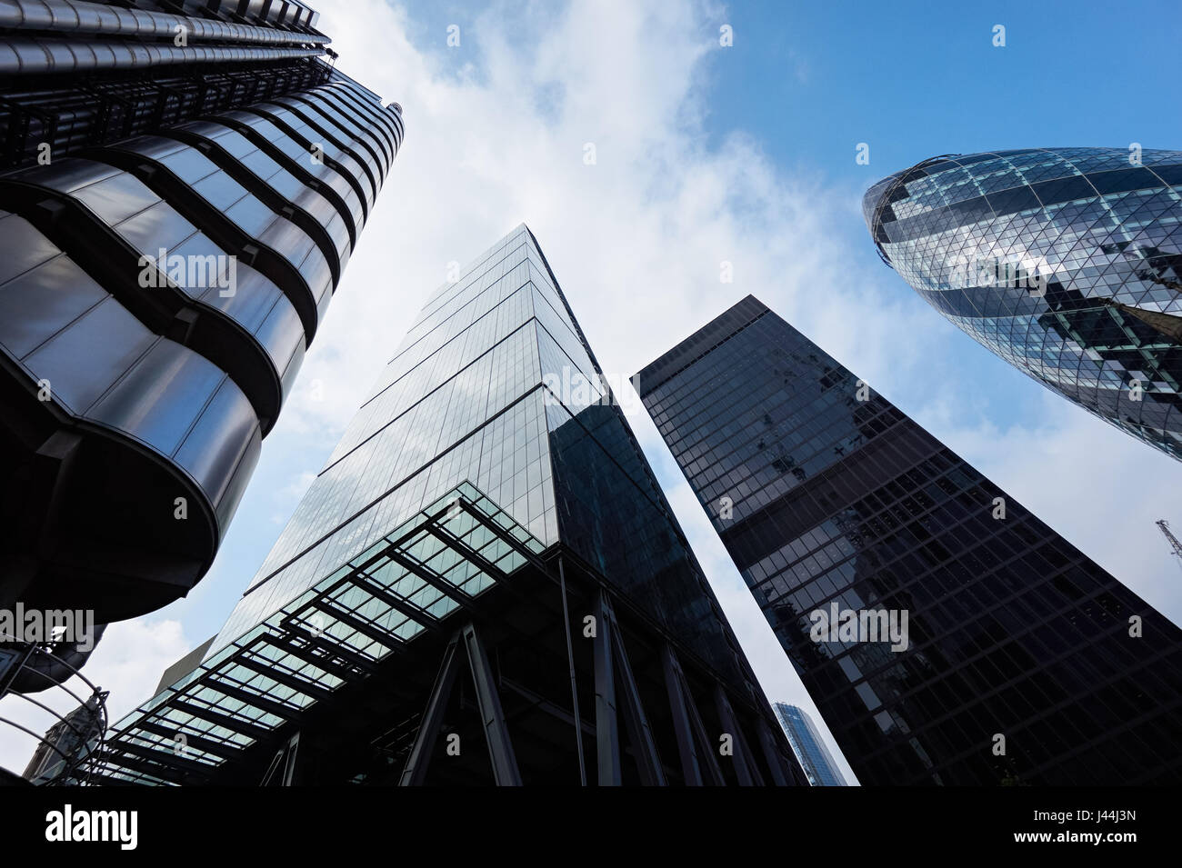 30 St Mary Axe il Gherkin, 122 Leadenhall Street Il Cheesegrater, Lloyd building e di Sant'Elena, grattacielo grattacieli in Londra England Regno Unito Foto Stock